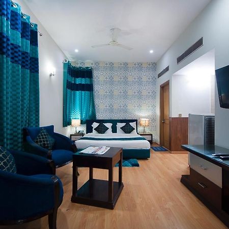Imperial Apartments Huda City Ґурґаон Екстер'єр фото