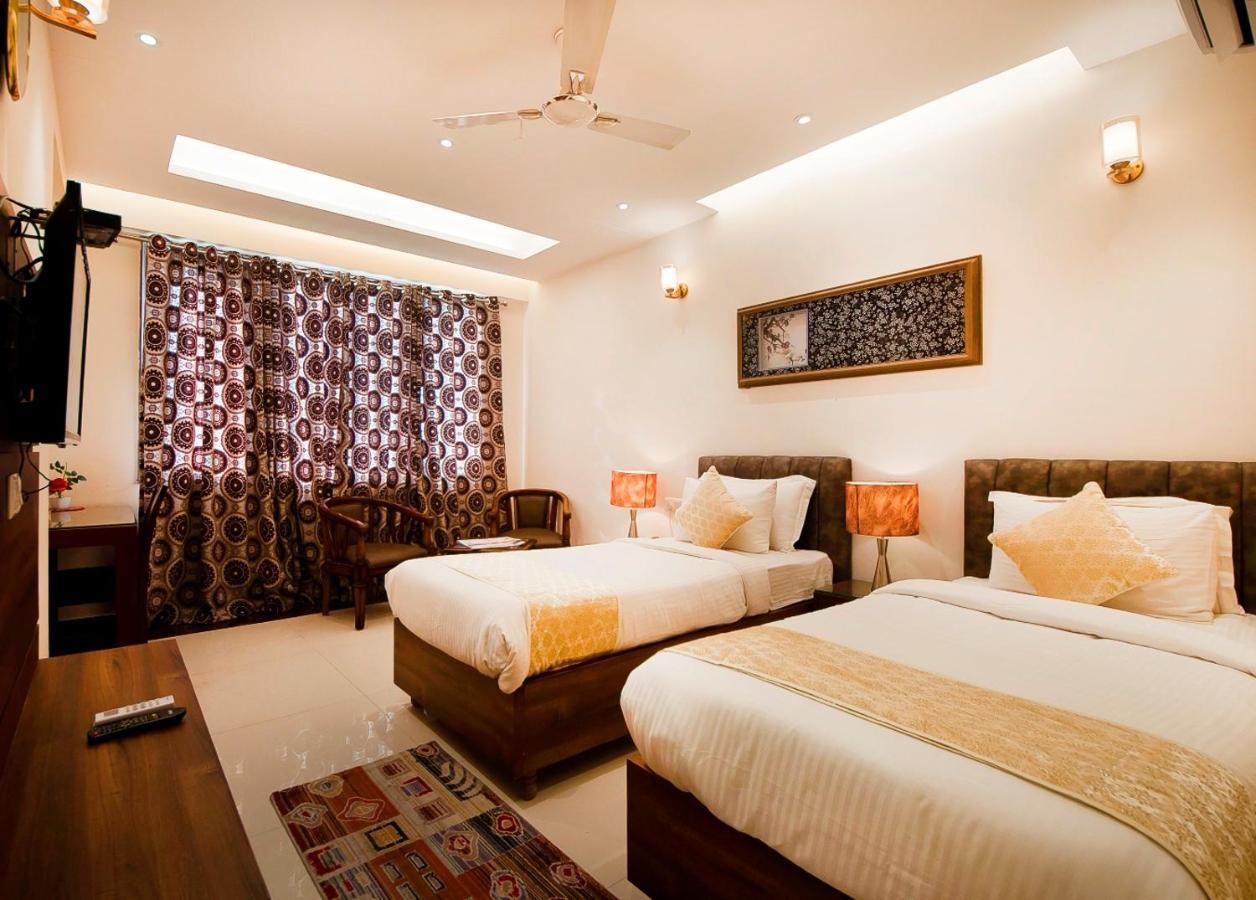 Imperial Apartments Huda City Ґурґаон Екстер'єр фото