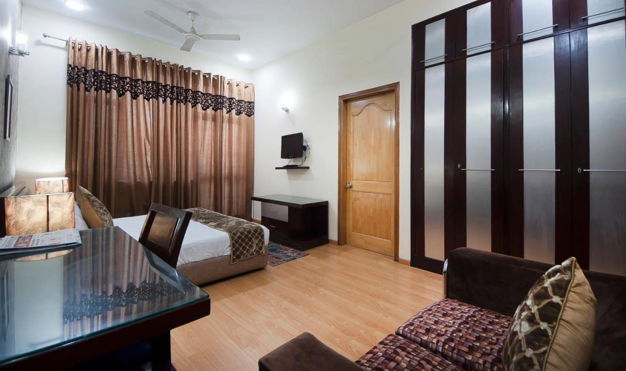 Imperial Apartments Huda City Ґурґаон Екстер'єр фото